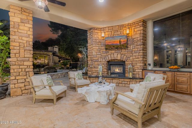 1128 E DESERT Court, Gilbert, AZ 85234