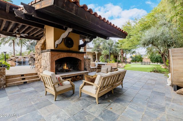 1128 E DESERT Court, Gilbert, AZ 85234