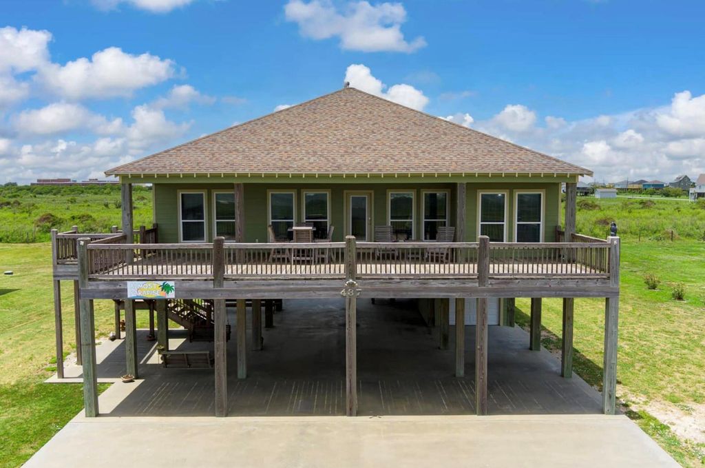 437 Atkinson Street, Crystal Beach, TX 77650