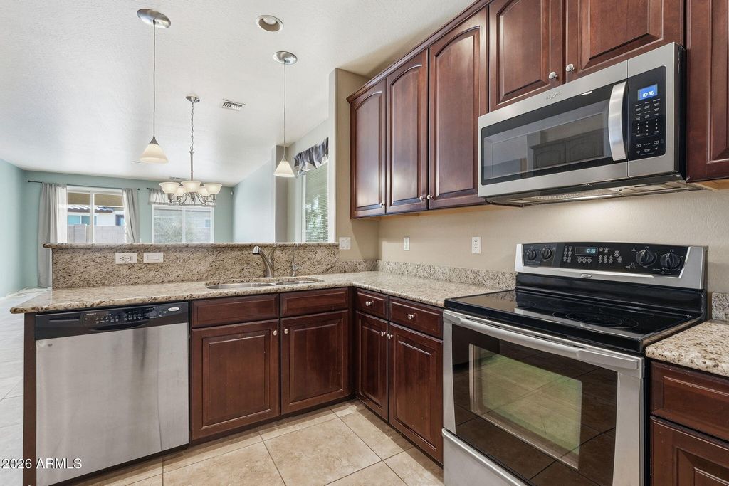 Image 16 of property listing at 187 S 172ND Drive, Goodyear, AZ 85338