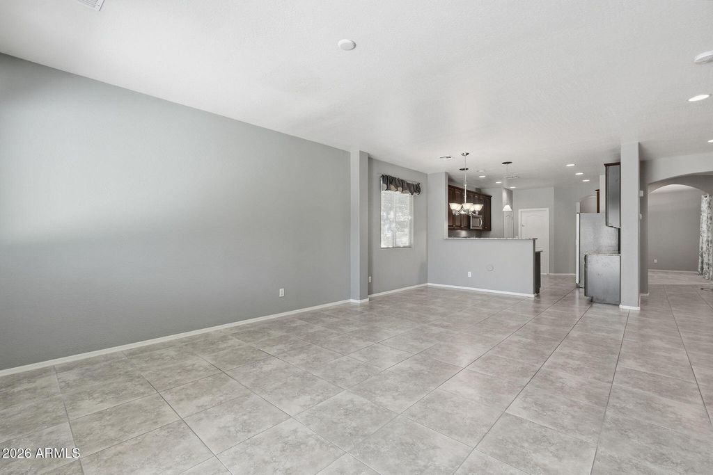 Image 21 of property listing at 187 S 172ND Drive, Goodyear, AZ 85338