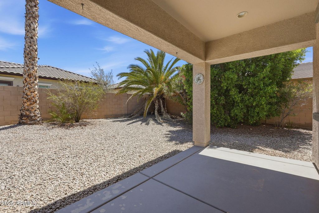 Image 25 of property listing at 187 S 172ND Drive, Goodyear, AZ 85338