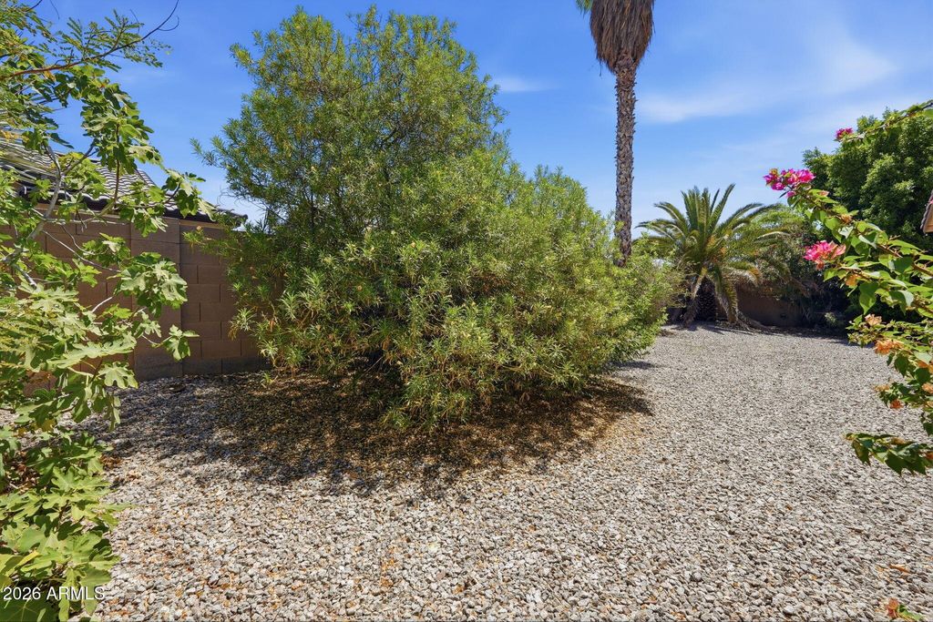 Image 27 of property listing at 187 S 172ND Drive, Goodyear, AZ 85338