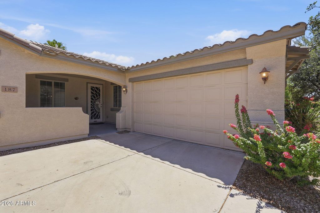 Image 4 of property listing at 187 S 172ND Drive, Goodyear, AZ 85338