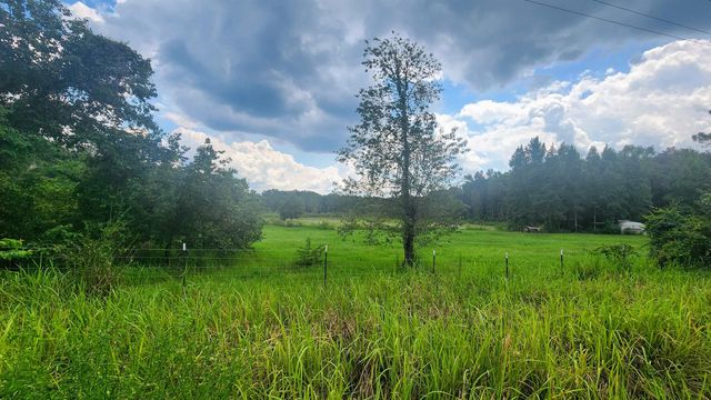 129 Lake View Dr, Pomona Park, FL 32181