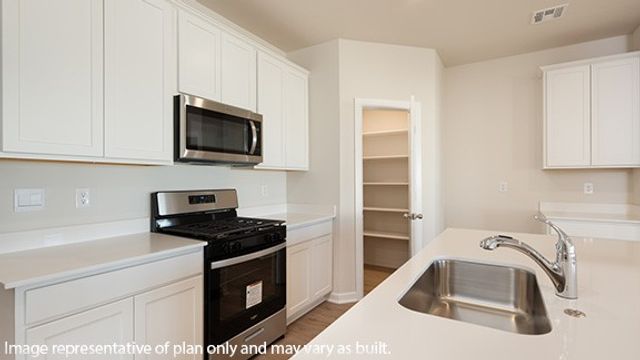 10304 NW 28th Street, Yukon, OK 73099