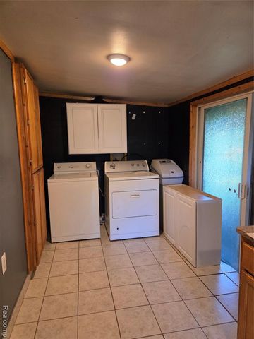 941 Burlingham Street, Oxford, MI 48371