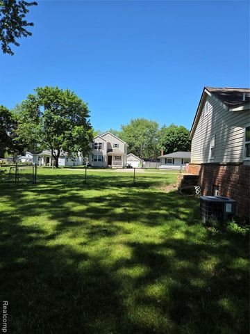 941 Burlingham Street, Oxford, MI 48371