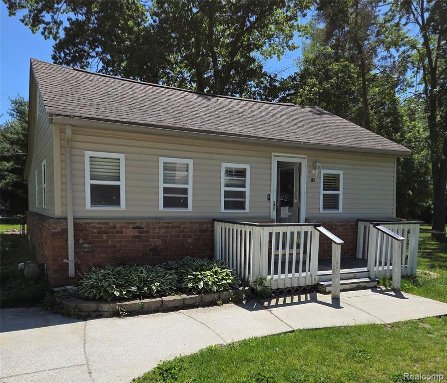 941 Burlingham Street, Oxford, MI 48371