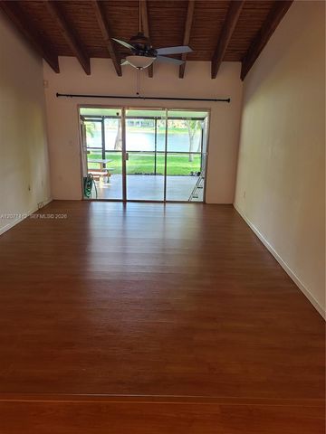 10520 Buttonwood Avenue 10520, Pembroke Pines, FL 33026