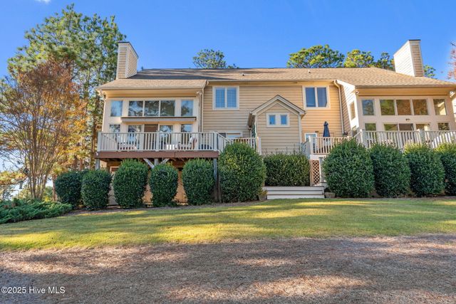 140 Cochrane Castle Circle, Pinehurst, NC 28374