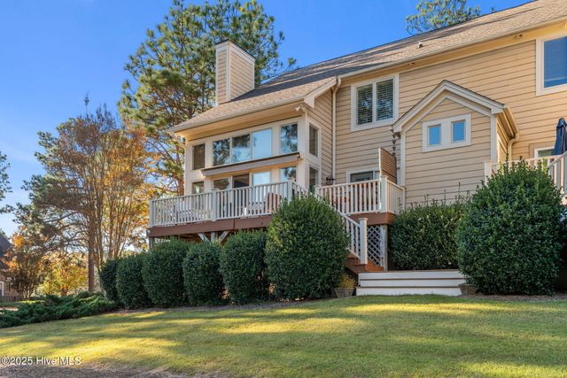 140 Cochrane Castle Circle, Pinehurst, NC 28374