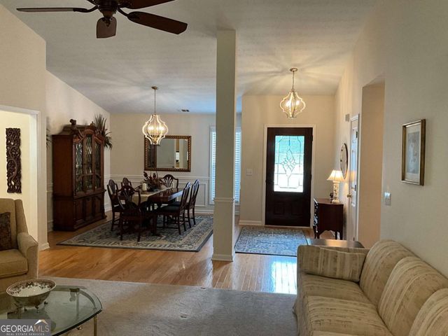 6237 Saddlehorse Drive, Flowery Branch, GA 30542
