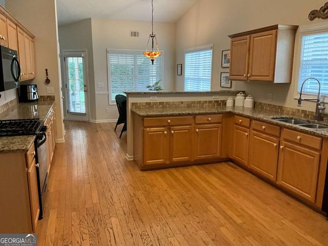 6237 Saddlehorse Drive, Flowery Branch, GA 30542