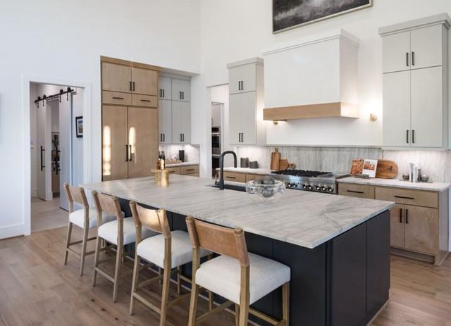 2015 Crown Lake Drive, Missouri City, TX 77459