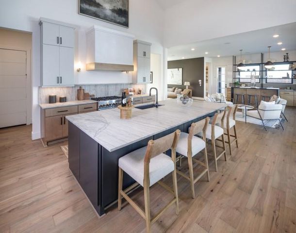 2015 Crown Lake Drive, Missouri City, TX 77459