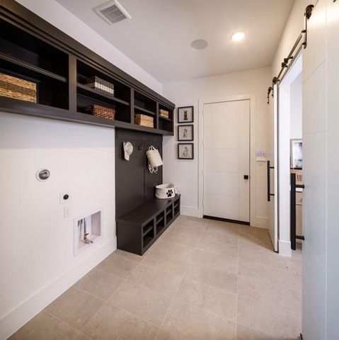 2015 Crown Lake Drive, Missouri City, TX 77459