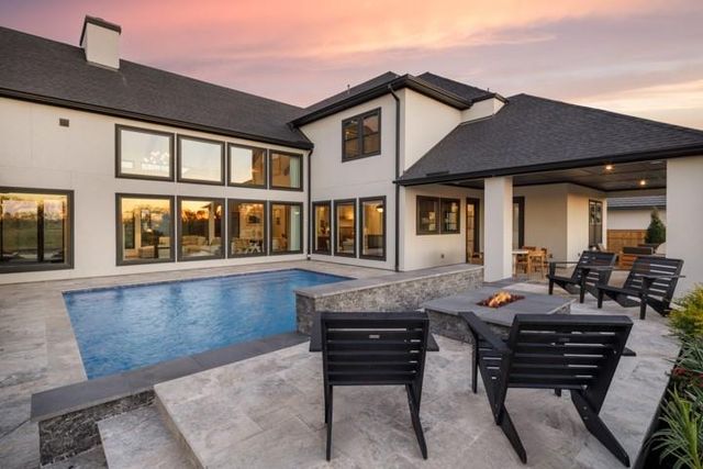 2015 Crown Lake Drive, Missouri City, TX 77459