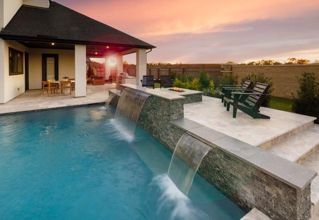 2015 Crown Lake Drive, Missouri City, TX 77459