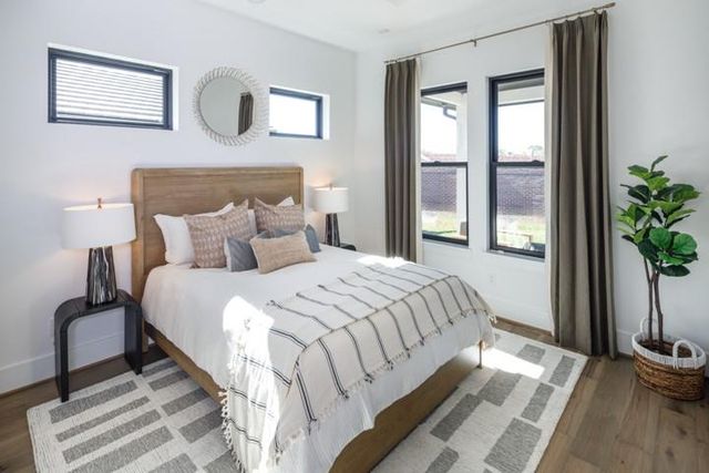 2015 Crown Lake Drive, Missouri City, TX 77459