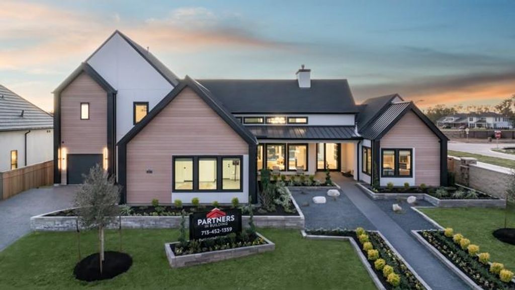 2015 Crown Lake Drive, Missouri City, TX 77459