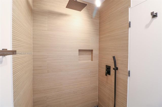 221 SW 11th Ave 1, Miami, FL 33130