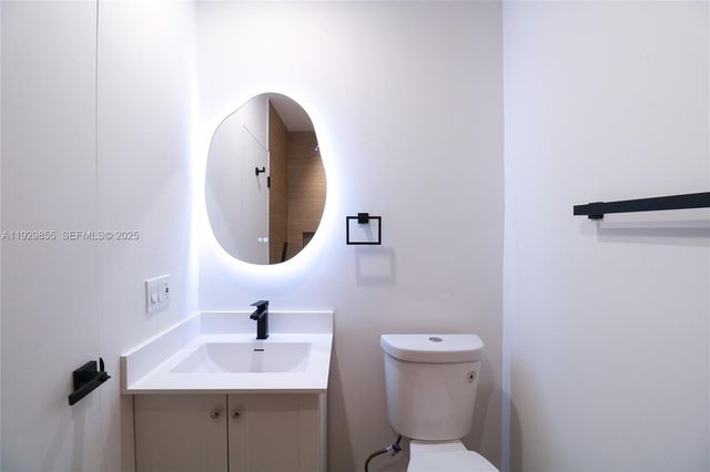 221 SW 11th Ave 1, Miami, FL 33130