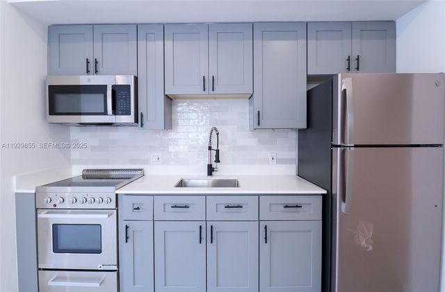 221 SW 11th Ave 1, Miami, FL 33130