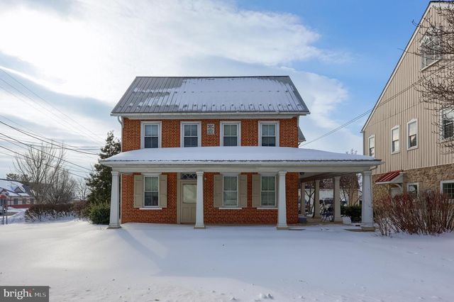 344 E MAIN ST, Leola, PA 17540