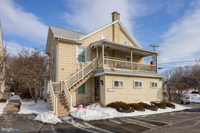 344 E MAIN ST, Leola, PA 17540