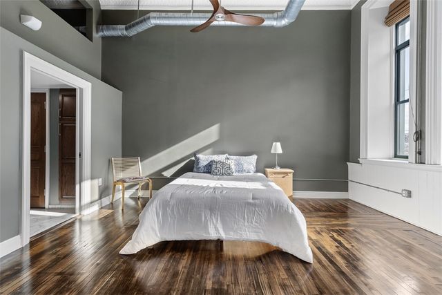 120 S 15th St 201, South Side, PA 15203