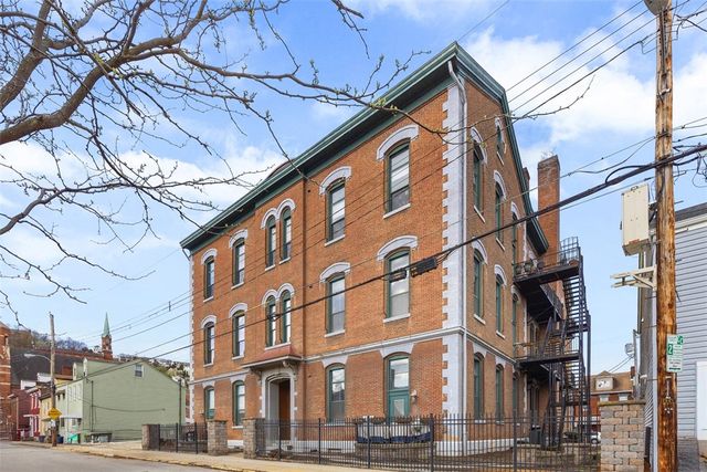 120 S 15th St 201, South Side, PA 15203