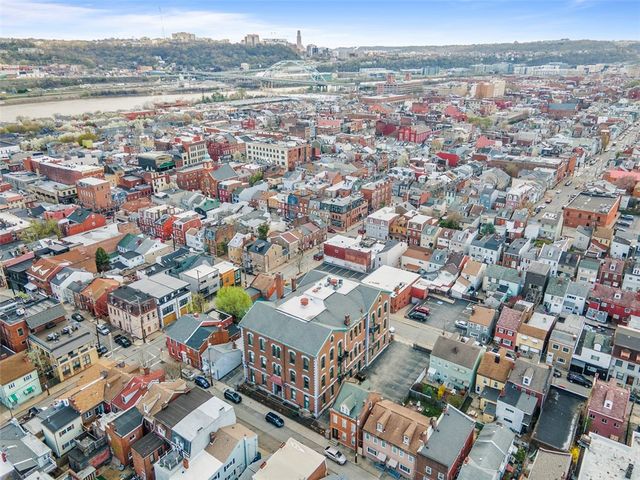 120 S 15th St 201, South Side, PA 15203