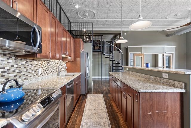 120 S 15th St 201, South Side, PA 15203