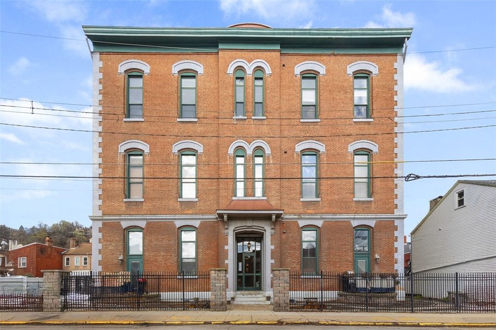 120 S 15th St 201, South Side, PA 15203