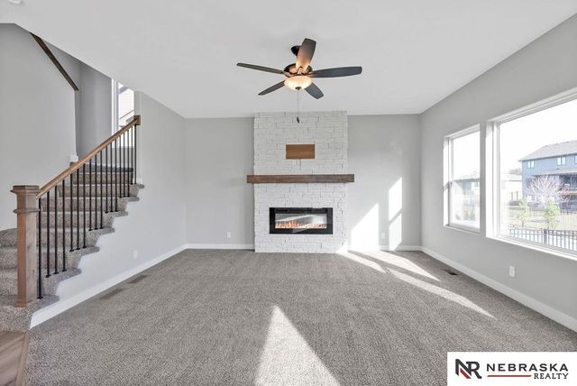 12359 Elk Ridge Circle, Papillion, NE 68046