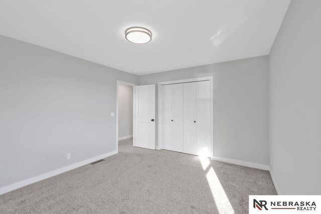 12359 Elk Ridge Circle, Papillion, NE 68046