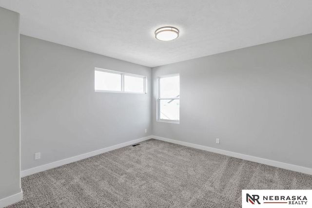 12359 Elk Ridge Circle, Papillion, NE 68046