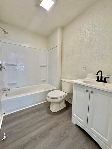 85 E 22nd Street, San Angelo, TX 76903