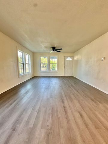 85 E 22nd Street, San Angelo, TX 76903