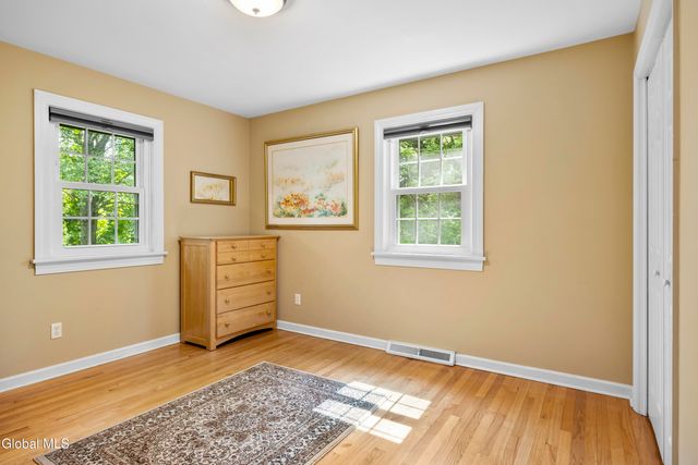 17 Schuyler Hills Road, Colonie, NY 12211