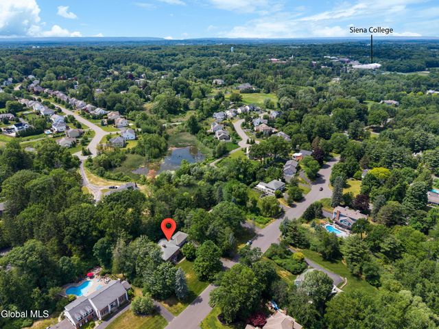 17 Schuyler Hills Road, Colonie, NY 12211