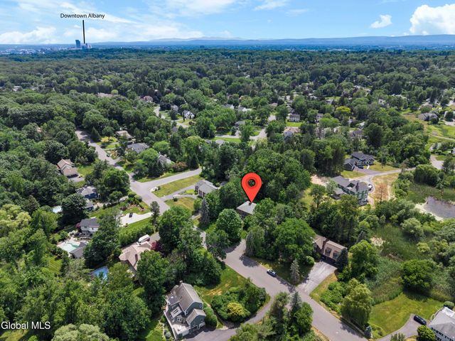 17 Schuyler Hills Road, Colonie, NY 12211
