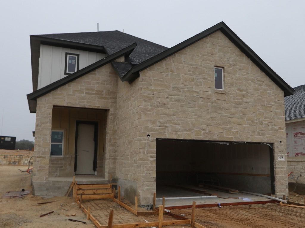 578 Darley Oak DR, Dripping Springs, TX 78620