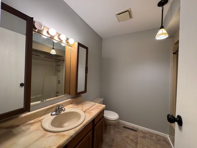 8421 Hickory Nut Grove Road, Cary, IL 60013