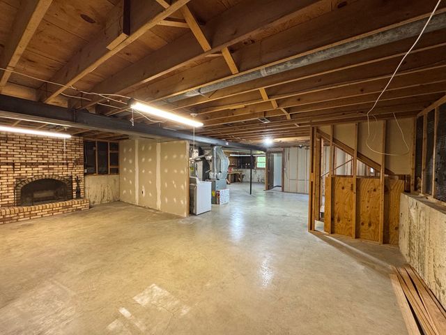 8421 Hickory Nut Grove Road, Cary, IL 60013