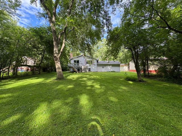8421 Hickory Nut Grove Road, Cary, IL 60013