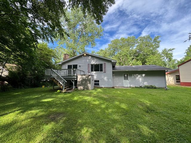 8421 Hickory Nut Grove Road, Cary, IL 60013