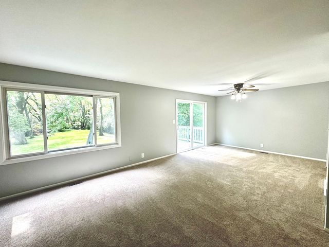 8421 Hickory Nut Grove Road, Cary, IL 60013