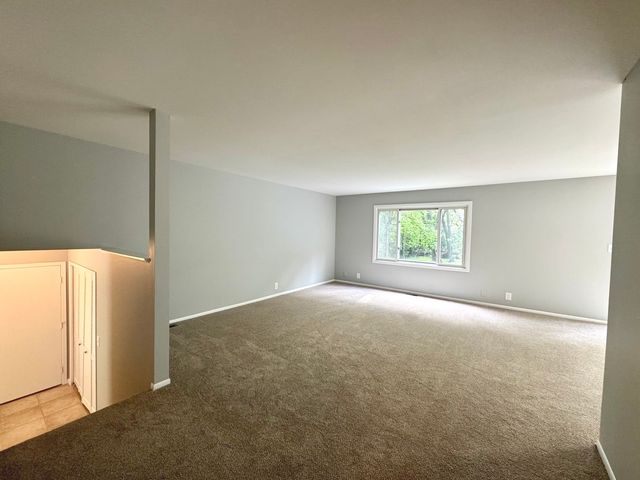 8421 Hickory Nut Grove Road, Cary, IL 60013